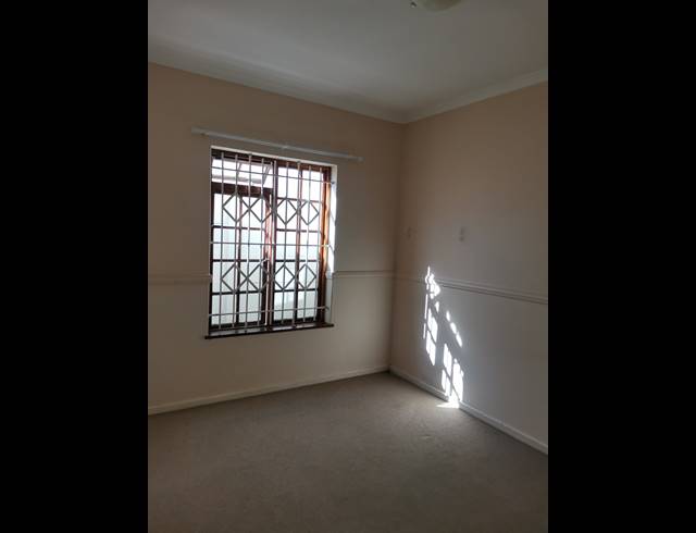 3 bed property to rent in TABLE VIEW